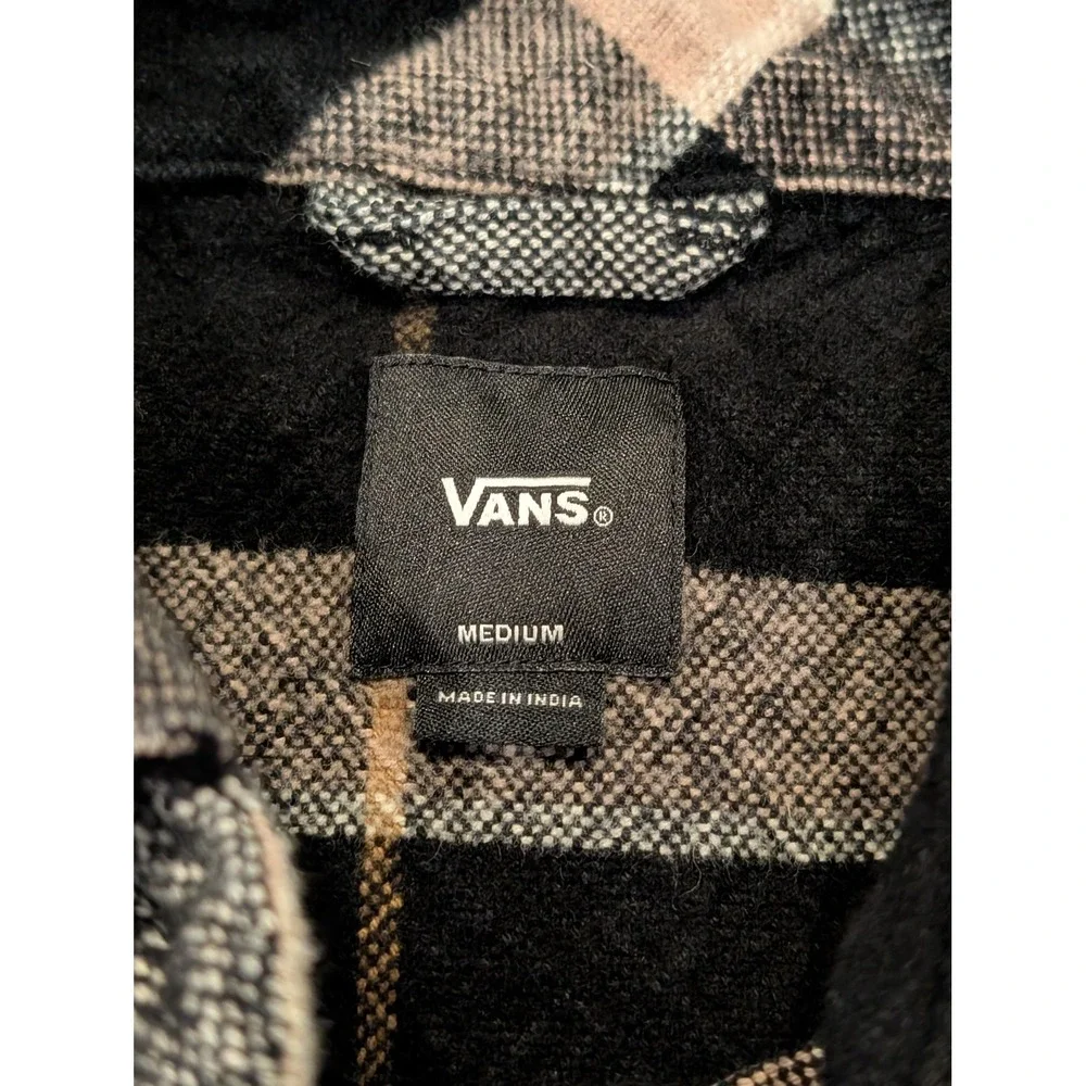 Vans Shirt Mens Medium Black Gray Plaid‎ Flannel Checked Heavy Buttons VN0A7R03